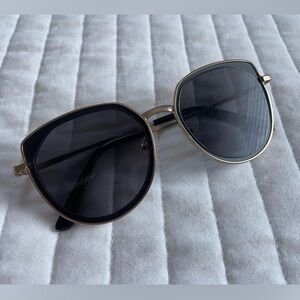 Black lens women’s sunglasses - OSFM